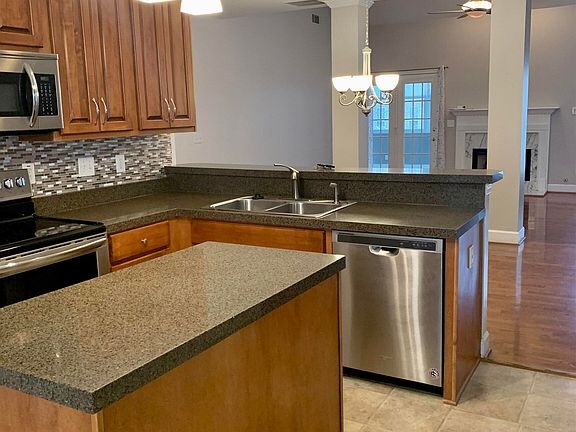 4th image of 218 Albemarle Ln