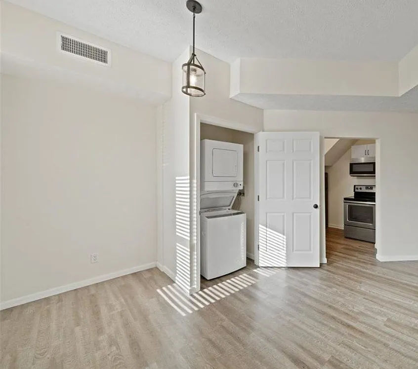 Enclosed washer/dryer in Entryway