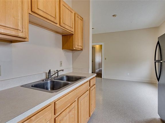 3rd image of 276 E 156th St APT 2