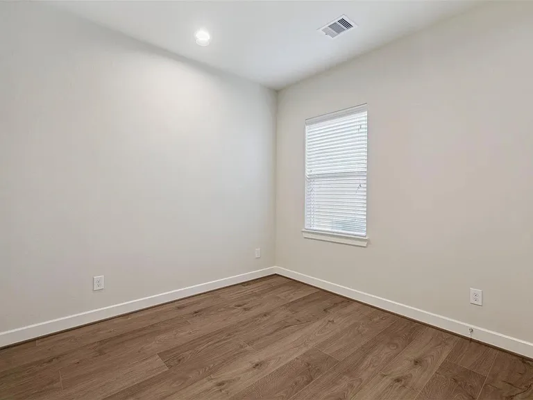 6304 Brighton Oaks Ln — Photo 11