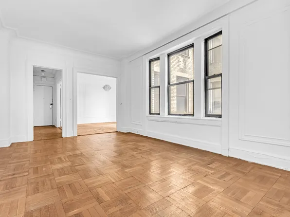 409 Edgecombe Avenue 8D image 2 of 13