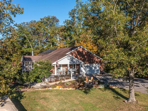 9642 S Aqua Ln, Huntingburg, IN 47542