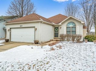 807 Nicholas Cir, Genoa, IL 60135