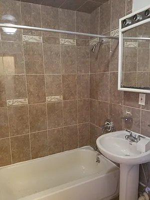 Rented by Space Link Realty | media 11