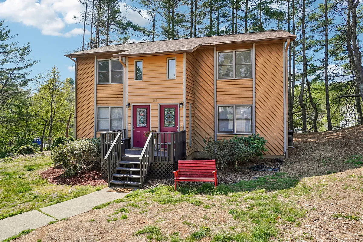 Building Photo - 21 Lionel Pl #A