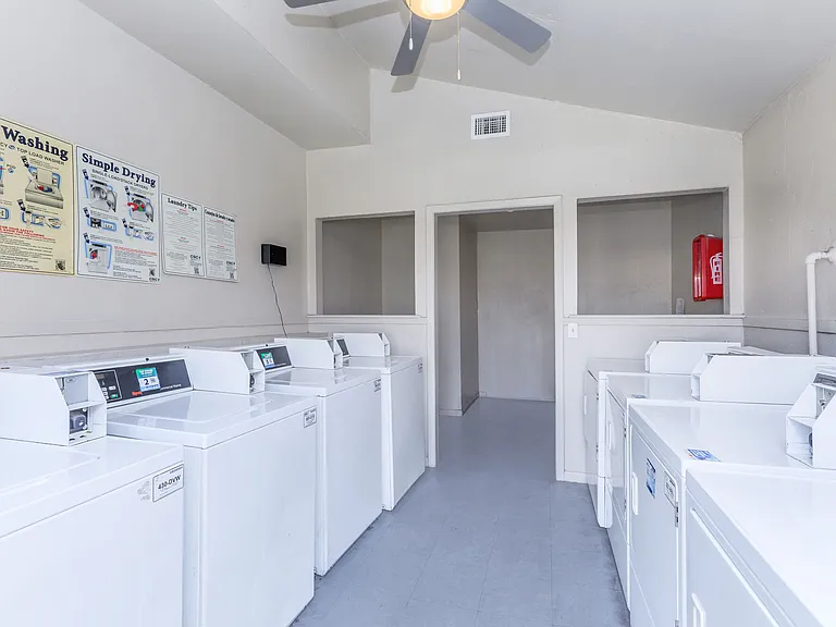 Shadow Bend Apartments — Photo 14