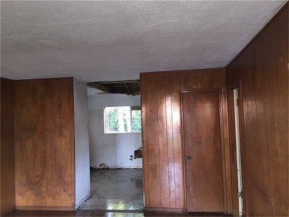 3rd image of 723 Magnolia Ave