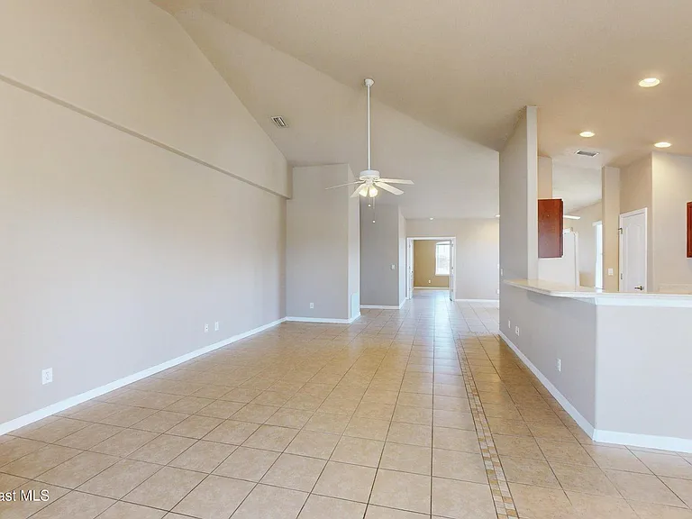 916 Ocaso Ln #206 — Photo 5
