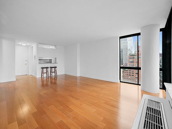 3rd image of 255 E 49th St APT 20B