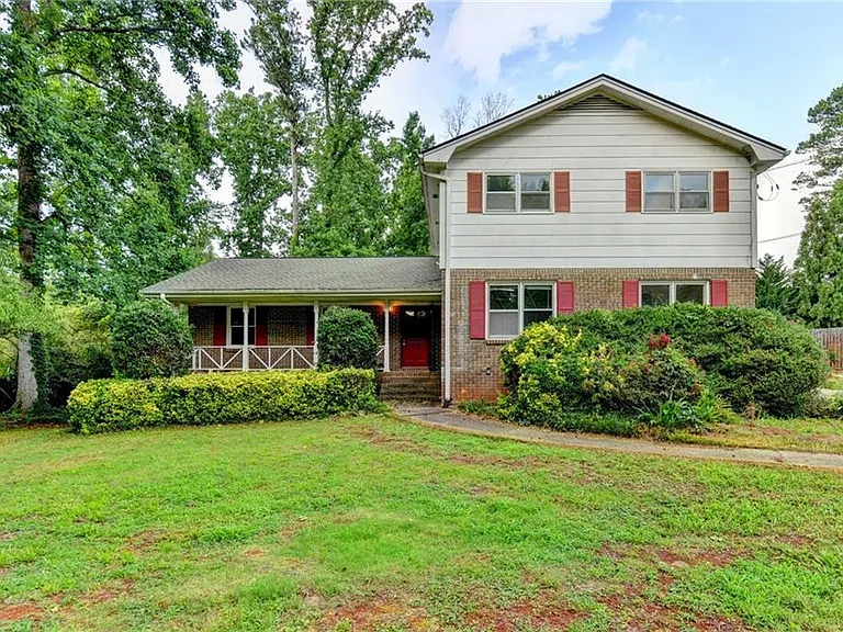 268 Allen Ct SW — Photo 3