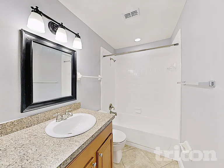 1548 Silver Fox Cir — Photo 17