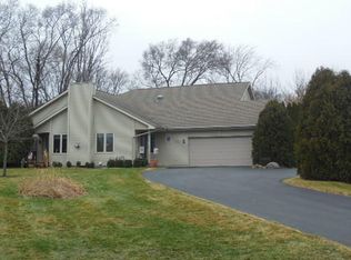 W147N7869 Northpoint Dr, Menomonee Falls, WI 53051