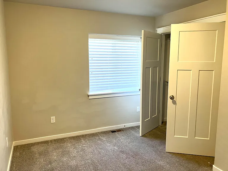 2404 Yukon Trl — Photo 10