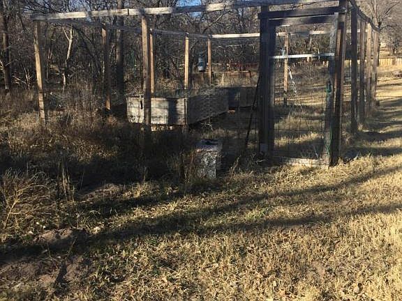 3rd image of 320 Canyon Creek Dr