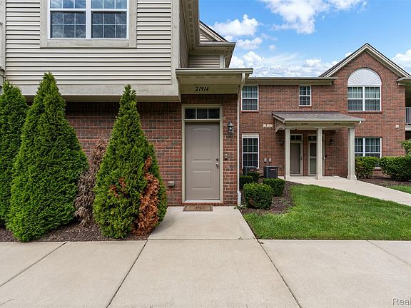 4th image of 21914 Aberdeen Dr #30