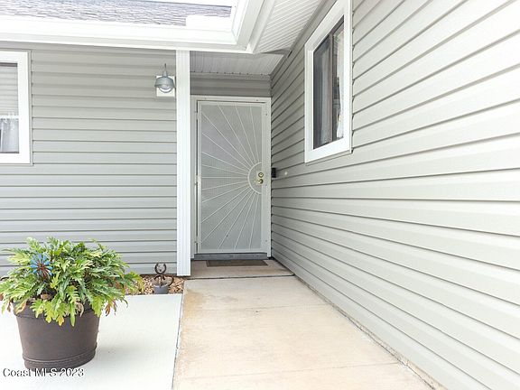 2nd image of 4775 Squires Dr