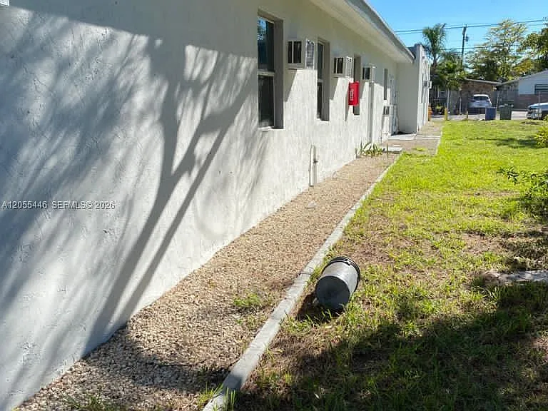 4023 SW 19th St #D — Photo 3