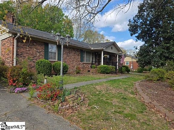 2nd image of 9 Woodleigh Dr