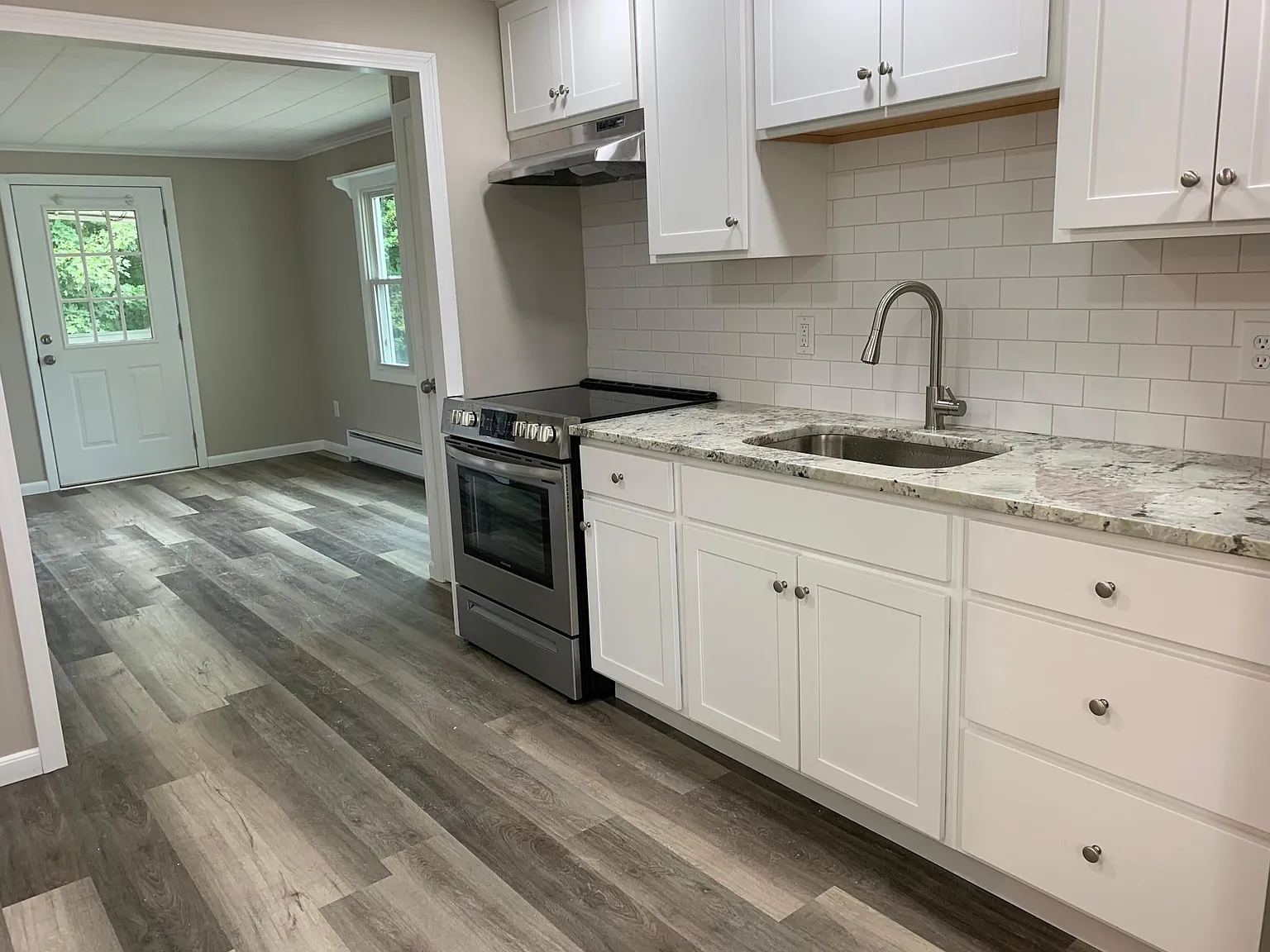 2 bed, 500 sqft, $1,400 — Photo 3