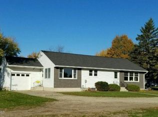 203 3rd St SW, Blooming Prairie, MN 55917