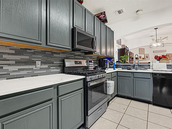 3rd image of 18238 Flint Hill Dr