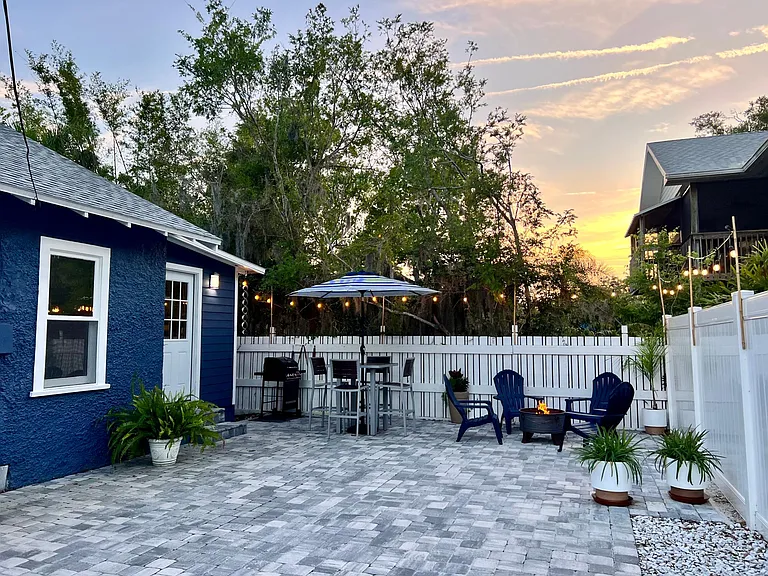 214 Alma Ct — Photo 32
