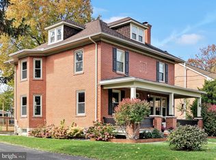 28 Charles Rd, Lancaster, PA 17603