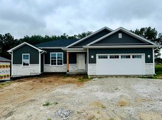 2431 Greenside Dr, Boonville, MO 65233