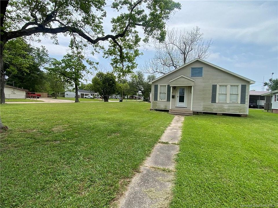 1st image of 644 Gulf St
