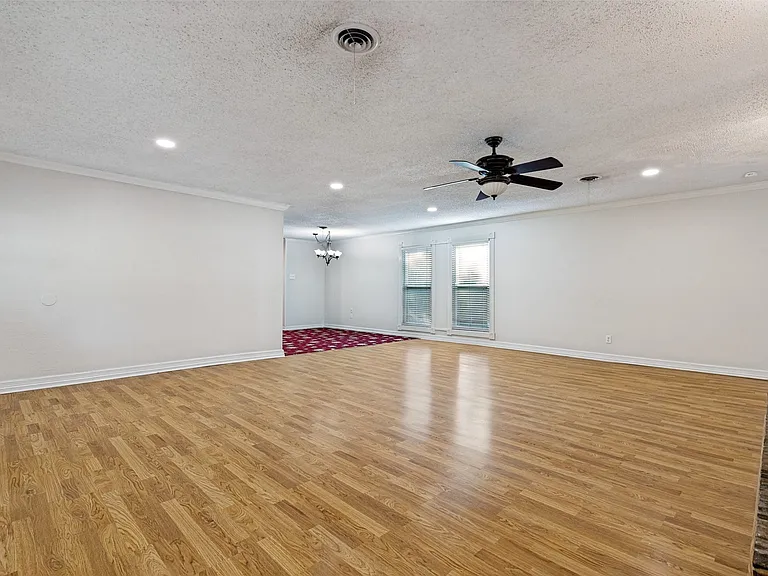 1020 Winningkoff Rd — Photo 6