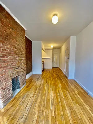 Rented by CMV Realty Inc. | media 17