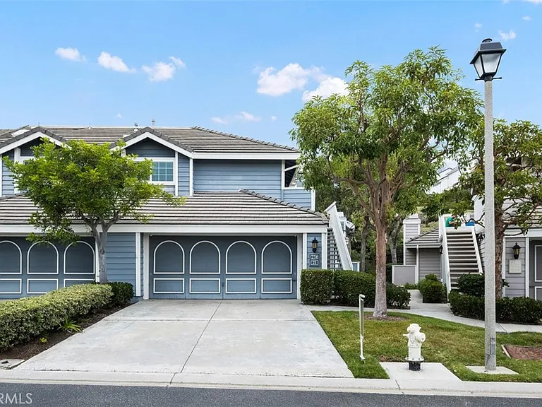 21 Pemberton Pl — Photo 1