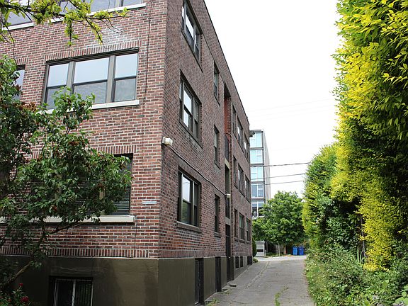 4th image of 1136 13th Ave APT 303