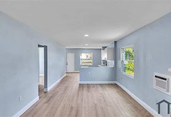 3rd image of 621 S M St