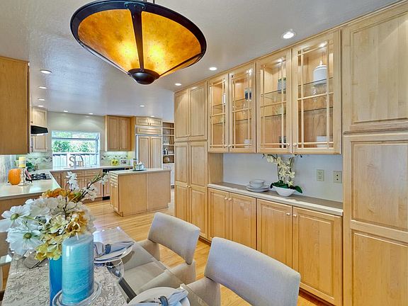 4th image of 10796 Linda Vista Dr