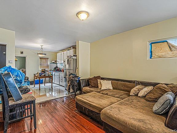 2nd image of 13904 Lakewood Avenue