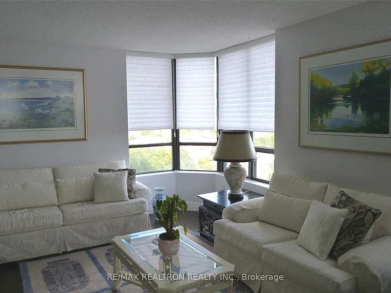 7601 Bathurst St #804 — Photo 8