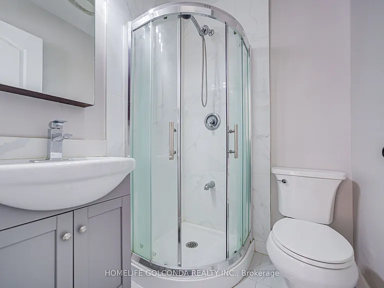 59 Wolseley St #UPPER — Photo 3