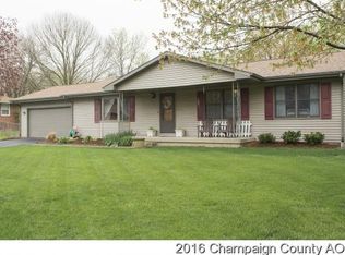 401 Weathering Dr, Mahomet, IL