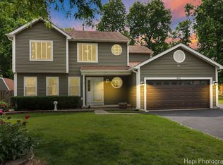 8611 Sycamore Ct, Fox Lake, IL 60020