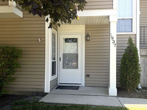 2nd image of 1937 Windsong Dr