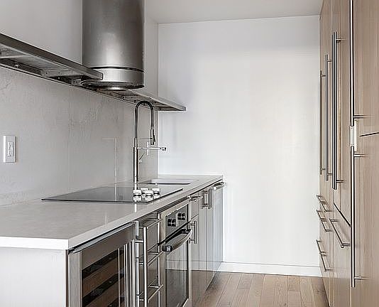 4th image of 43 W 61st St APT 17N
