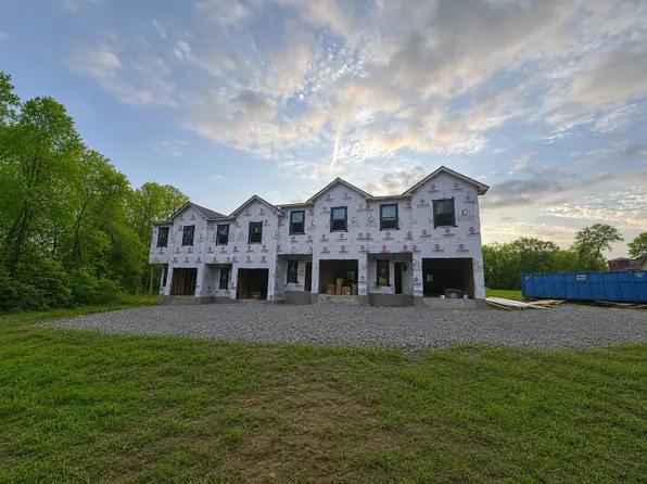 630 Guildfield Dr, Clarksville, TN 37043