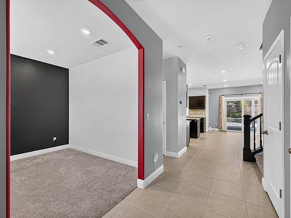 4th image of 2148 La Canada Ave