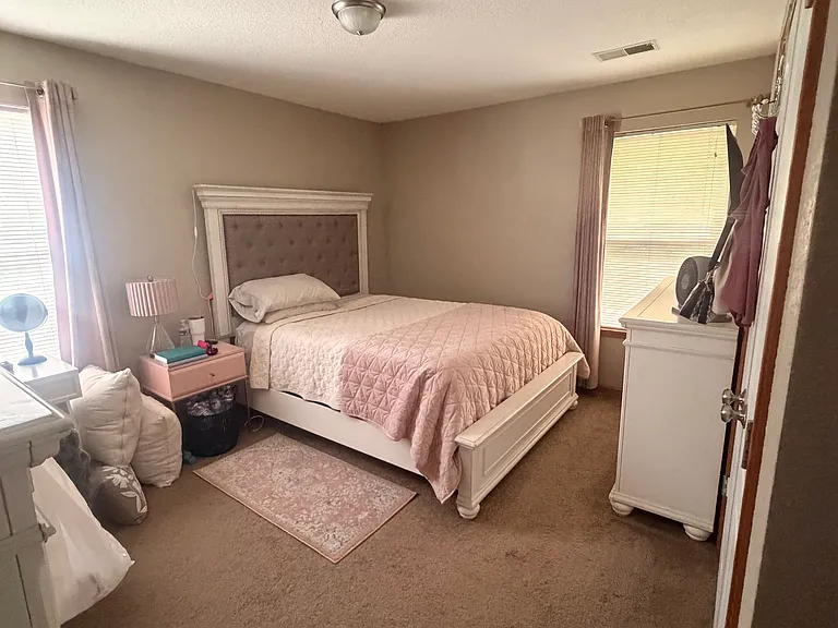 1620 NW Garrett Dr — Photo 8