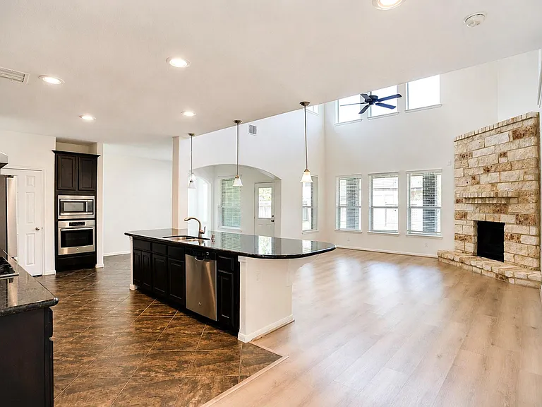 3303 Belmont River Ln — Photo 9