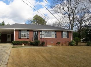 951 Cherokee Trl SE, Smyrna, GA 30080