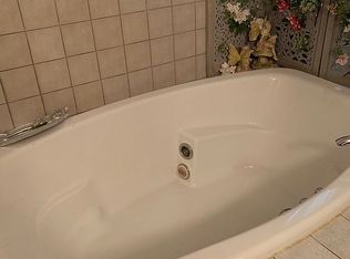 570 Chippewa Rd, Mount Clemens, MI 48043