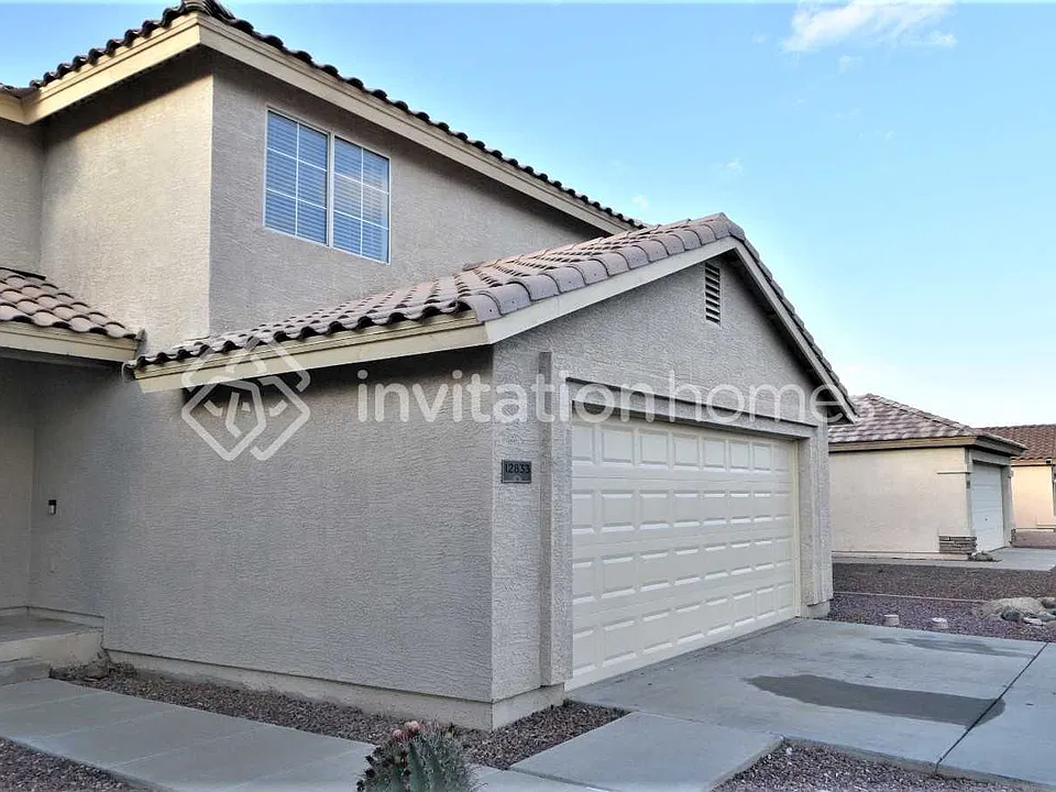 12833 W Paradise Dr