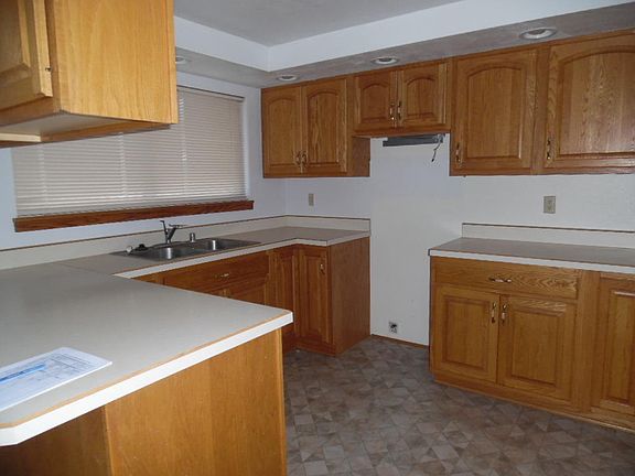 4th image of 120 Centurian St